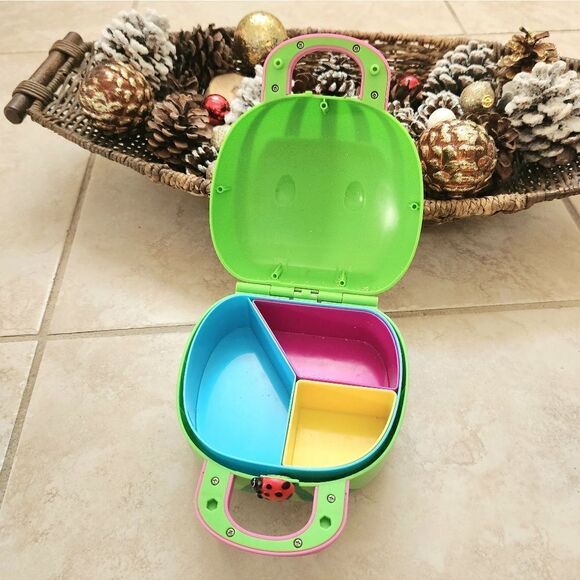 Cocomelon play lunch pail - Picture 10 of 14